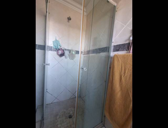 9 BEDROOM HOUSE FOR SALE IN BEDWORTH PARK